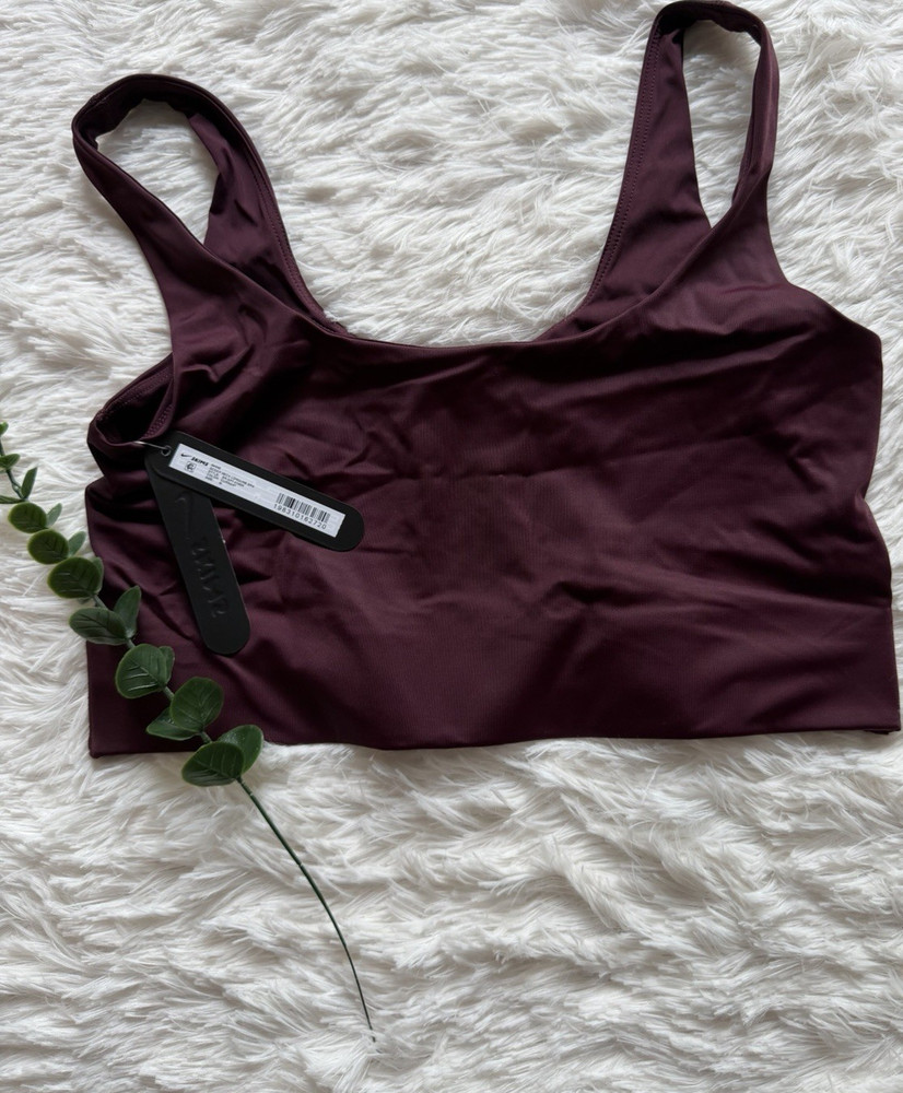 SKIMS NIKE Shine Scoop Neck Longline Sports Bra Currant M Wireless Pullover