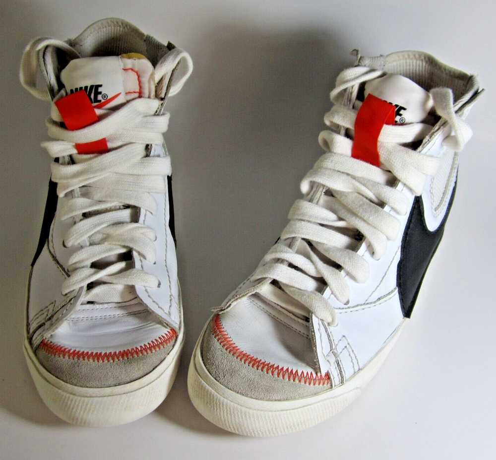 Nike Blazer Mid 77 Jumbo White Mens Size 9 Sneakers DD3111-100 Preowned