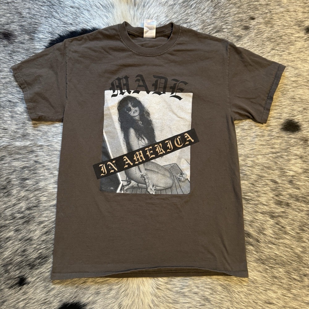 🔥 Rihanna “Made In America 2016” Tour Tee – Brown Graphic T-Shirt 🔥 Size...