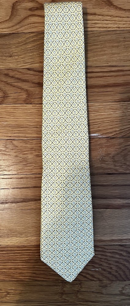 Vineyard Vines Men’s Yellow Golf Theme 100% Silk Tie Hand Made In USA