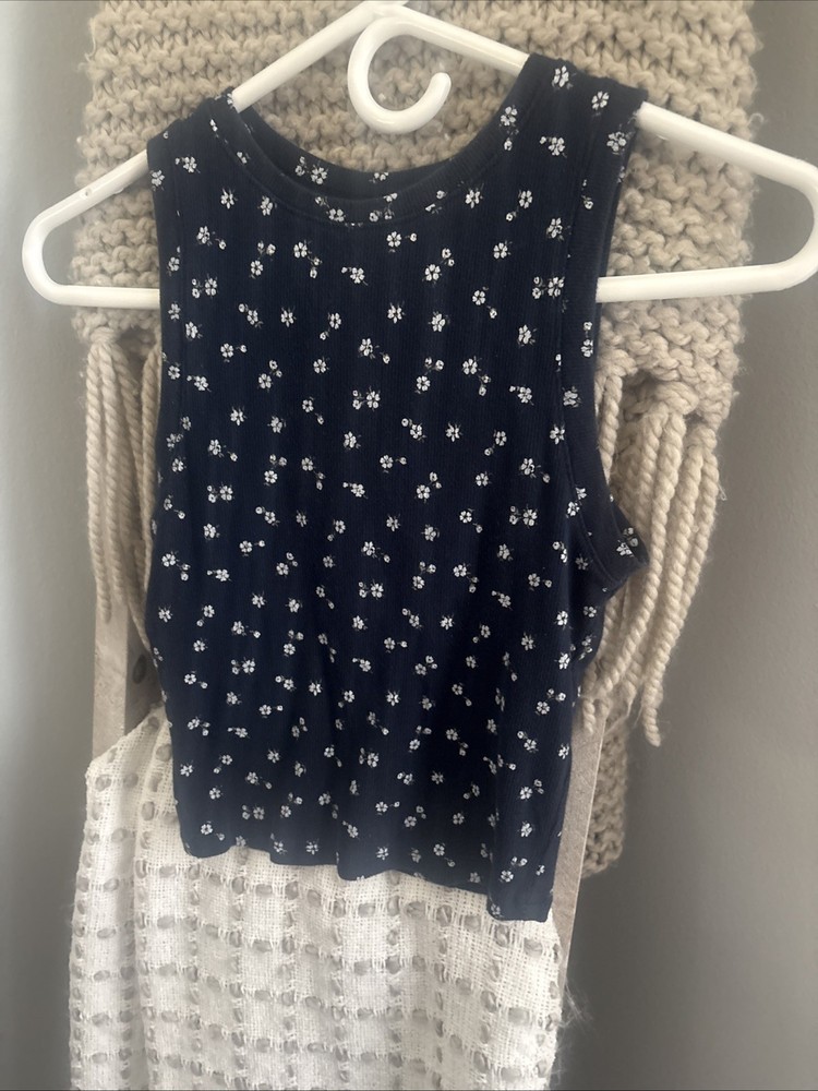 Hollister Women's Juniors Navy Floral Sleeveless Tank  Crop Top Size Small