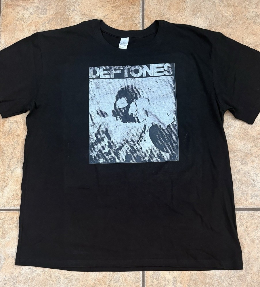 Deftones Black T-Shirt with White Graphic Size XL