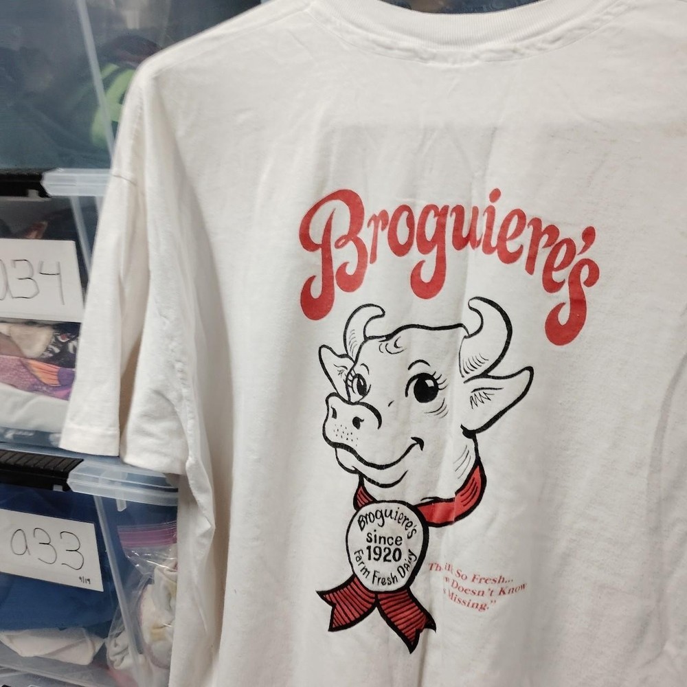 Vintage Cow Dairy Broguieres Pocket Tee Fair Paint Spots Wear 2xl A334