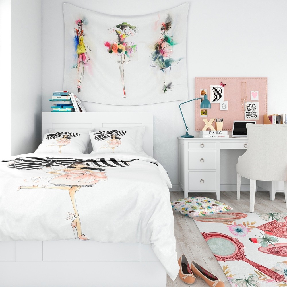 Designart 'Girl with Baloons' Glamour Bedding Set - Duvet