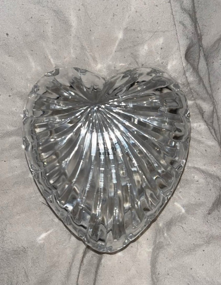 AVON Clear Heart Shaped Crystal Jewelry Box with Lid 24% Lead T7 Trinket Case