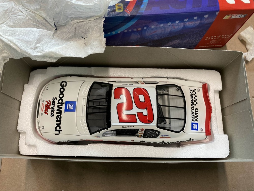 Action #29 Kevin Harvick GM Goodwrench Service Plus 2001 Monte Carlo 101693 1/24