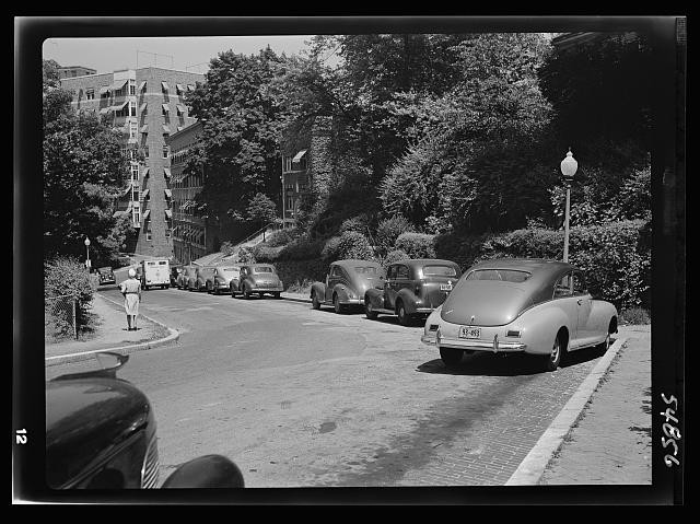 Photo:Washington D.C. 1942 Gasoline Shortage Cars Parked Street Scene