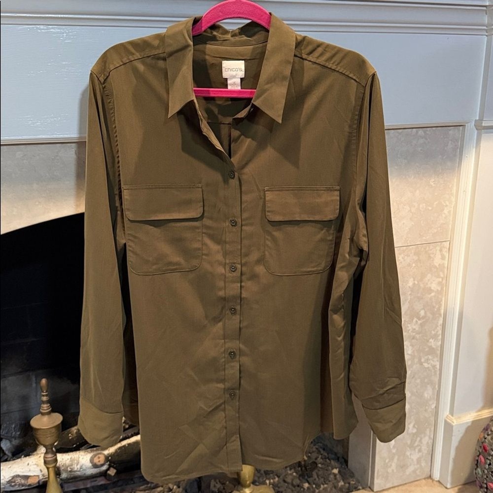 Chico’s green long sleeve modal button front top size XL