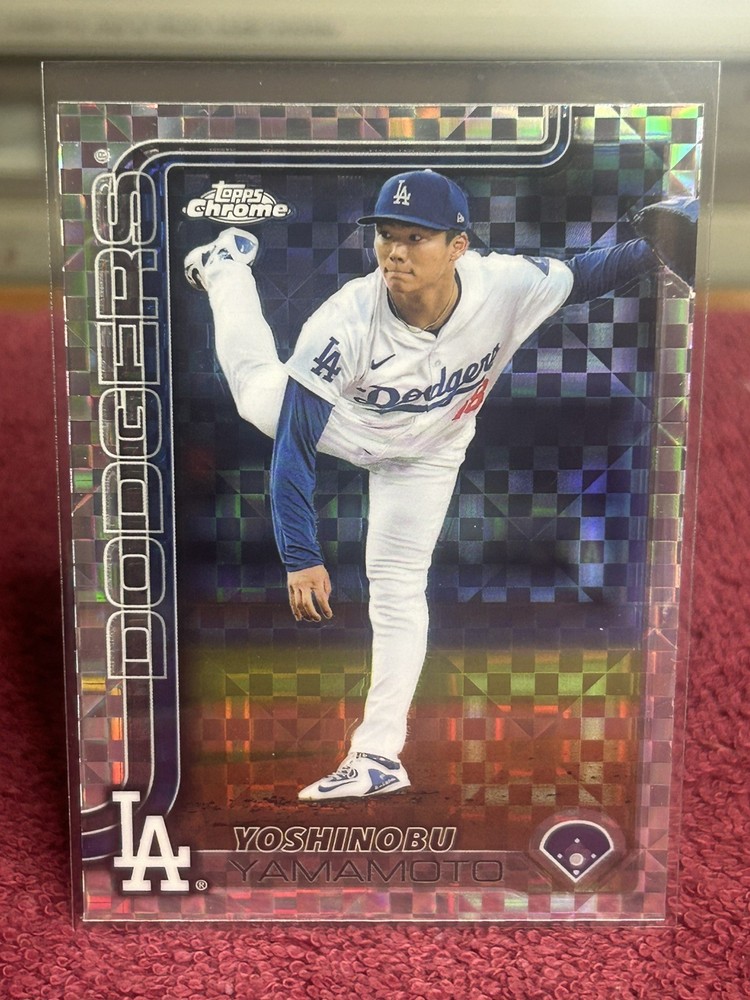 2025 Topps Chrome - Yoshinobu Yamamoto #179 X-Fractor