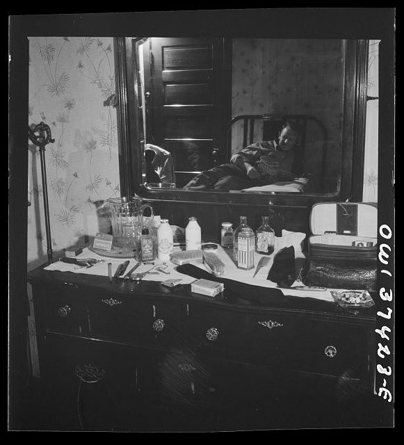 Pittsburgh Pennsylvania 1943 Greyhound Driver Hotel Room Bus Driver Refugee?