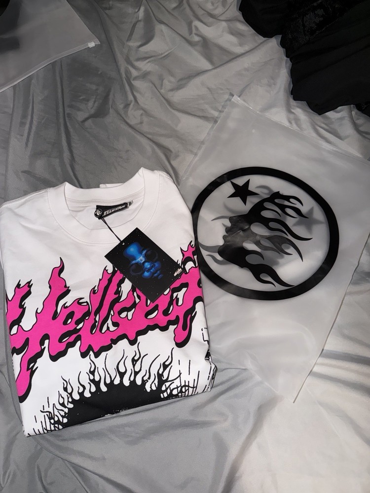 Hellstar Men's T-Shirt Size Small
