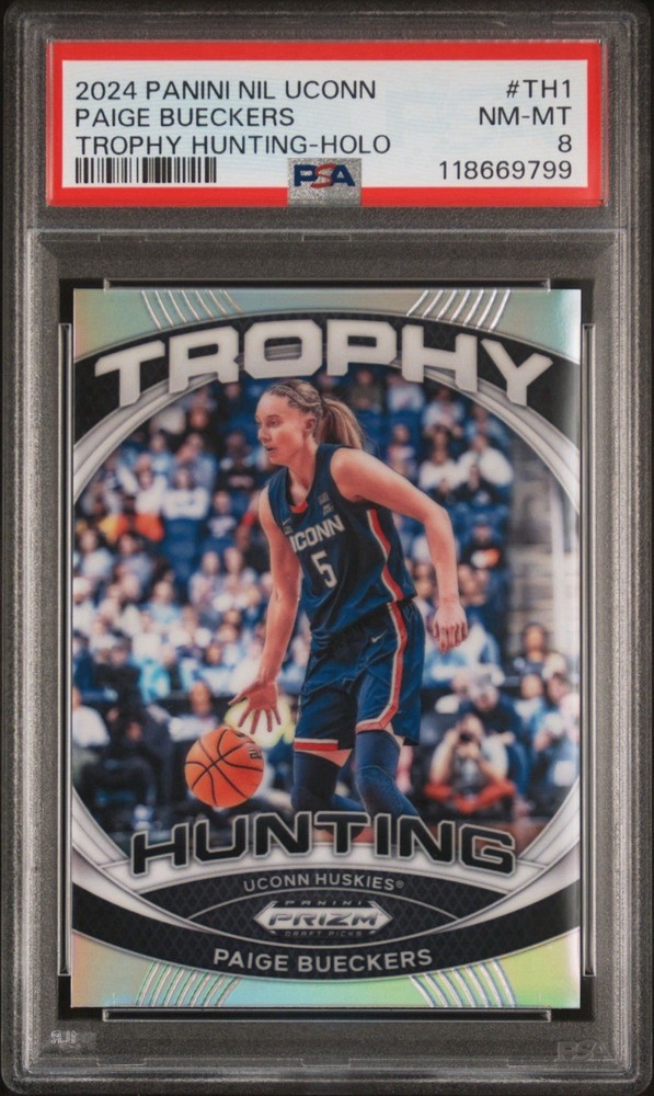 2024 PANINI NIL UCONN PAIGE BUECKERS TROPHY HUNTING-HOLO PSA 8