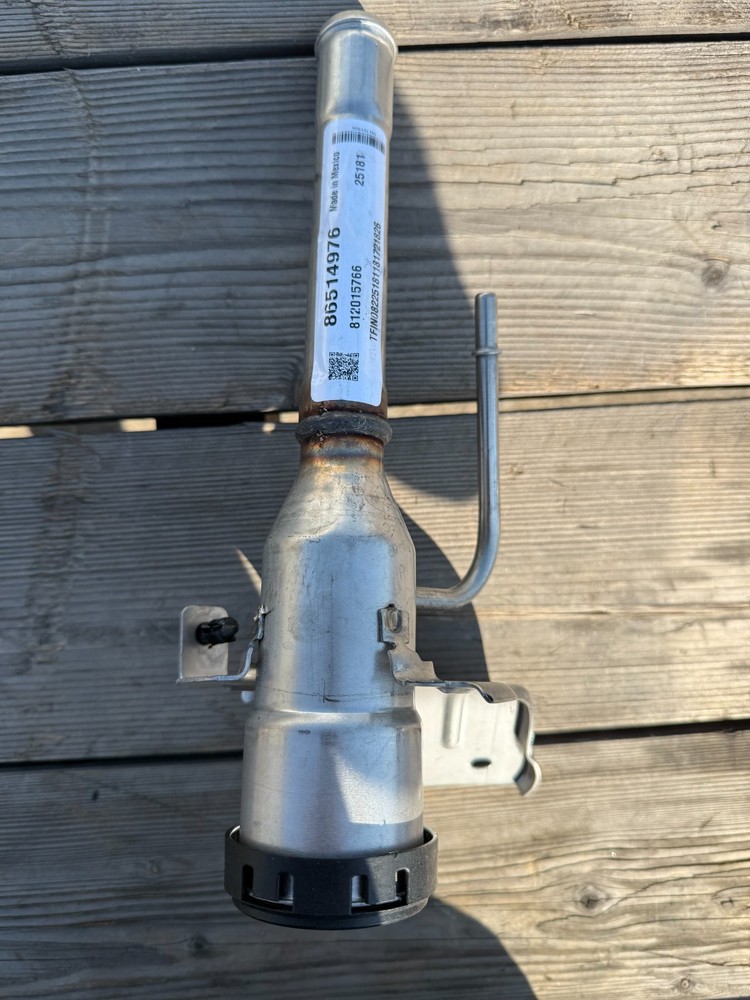 2024 2025 CHEVY SILVERADO GMC SIERRA 2500 3500 FUEL FILLER NECK 6.6 GAS 86514975