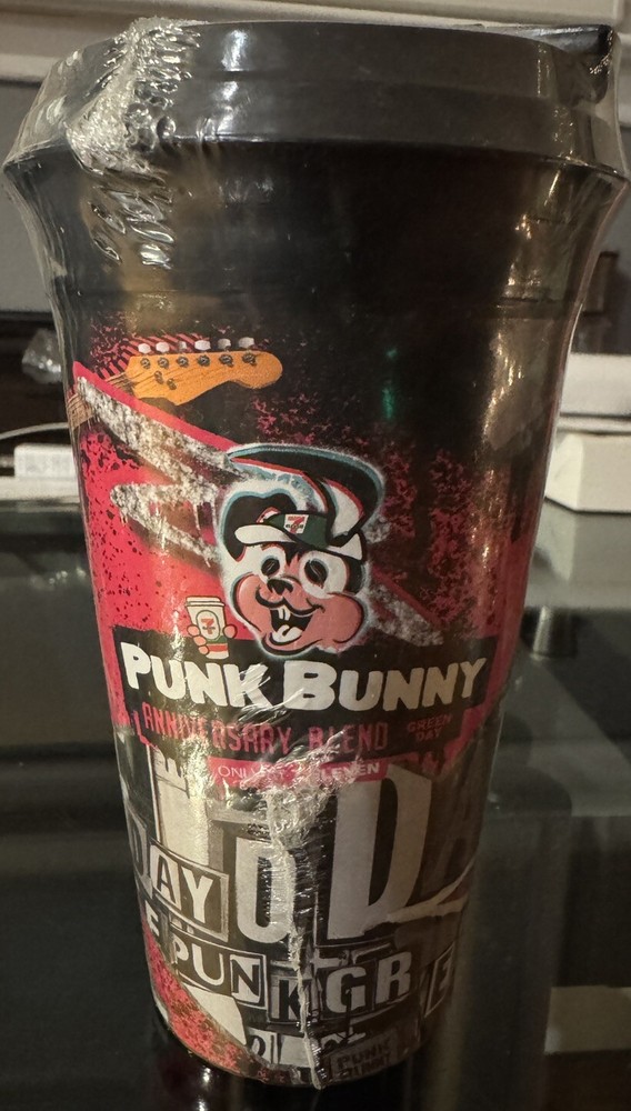 Green Day Punk Bunny Coffee Limited Pink 7-11 Tumbler Cup Mug Sealed