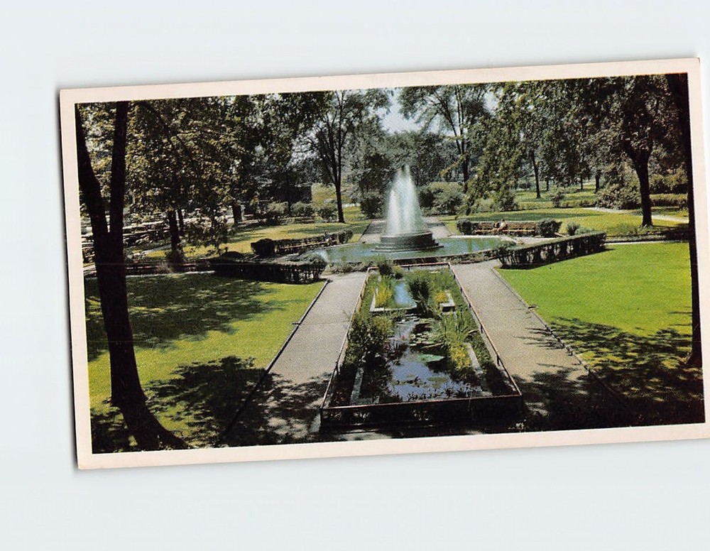 Postcard Kellogg Park and Fountain Battle Creek Michigan USA