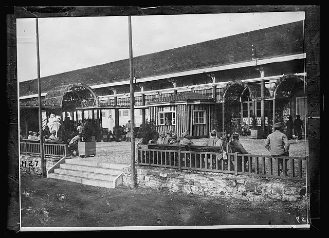 Photo:Chalons-sur-Marne France A.R.C. Canteen Exterior 1918 WWI