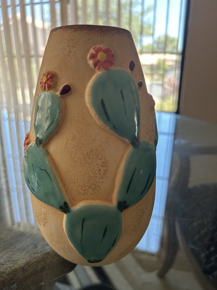 Mexico Hand Painted Light Yellow CACTUS PRICKLY PEAR 8 Inch H VASE Pottery Art