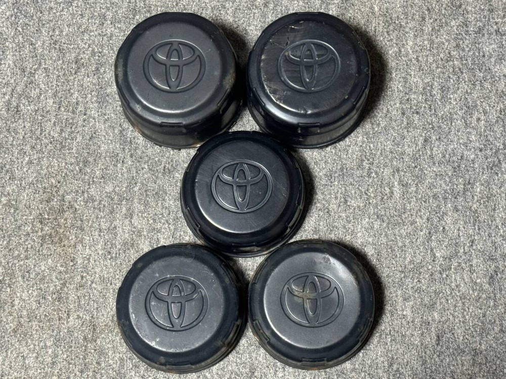 Toyota Genuine Wheel Center Cap Hiace 100 Hilux Surf Land Cruiser Set of 5