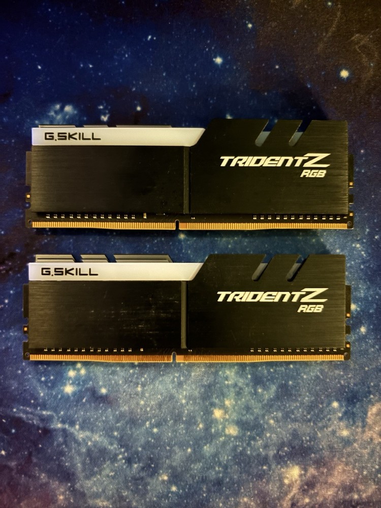 G.SKILL Trident Z RGB 16GB (2x8GB) DDR4-3600 PC4-28800 288-Pin DIMM