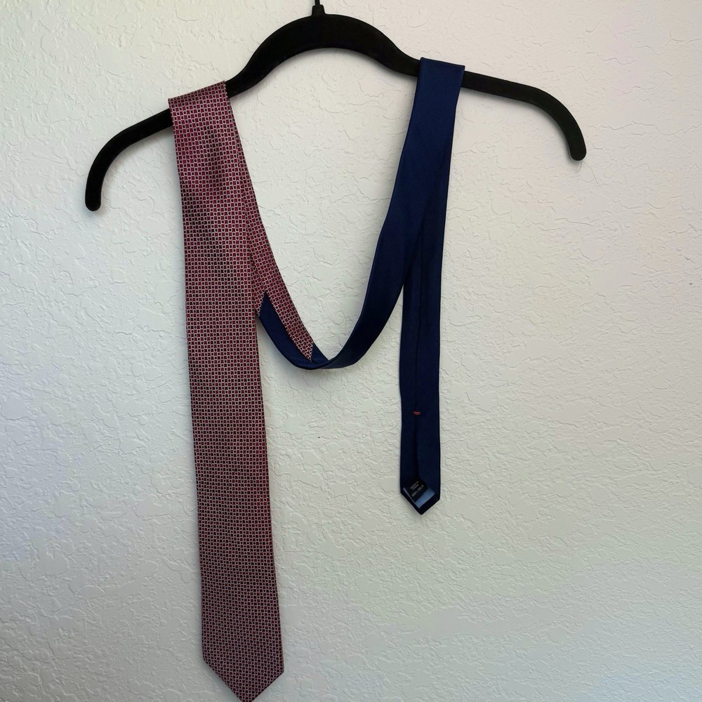 Tommy Hilfiger 100% Silk Tie Red Blue Geometric Square Pattern 3” Necktie