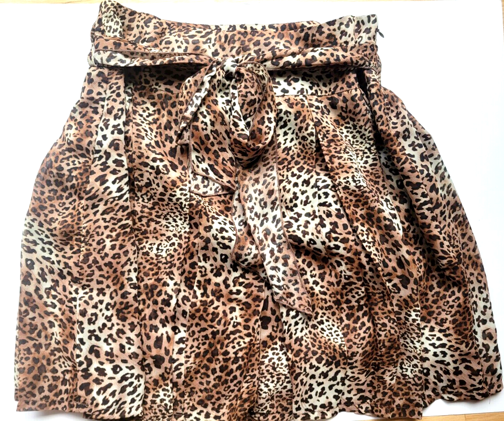 BOBBY J Cheetah Print Pleated Skirt with Hidden Side Zipper Polyester Lined Women's Size 9/10