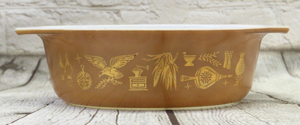 Vintage PYREX 1 1/2 Quart EARLY AMERICAN Brown Gold Oval Casserole Dish 043