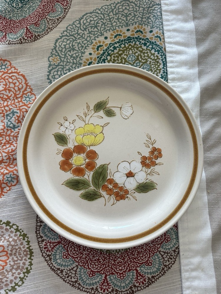 Mountain Wood Collection Trellis Blossom Stoneware Floral  1 Dinner Plate