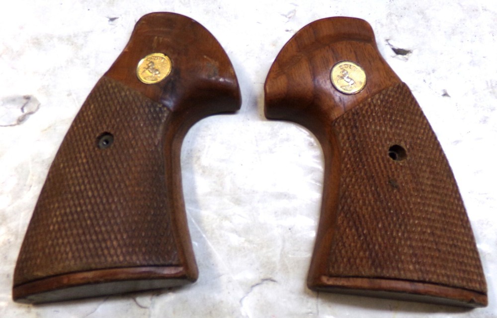 Original Colt Python Oversized Target Grips, no grip screw      #2669