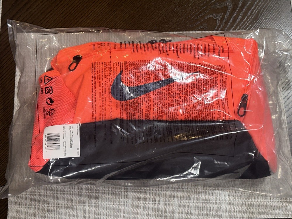 Nike Brasilia Training Duffel Bag (Small, 41L)Hot Lava/Black/Diffused Blue