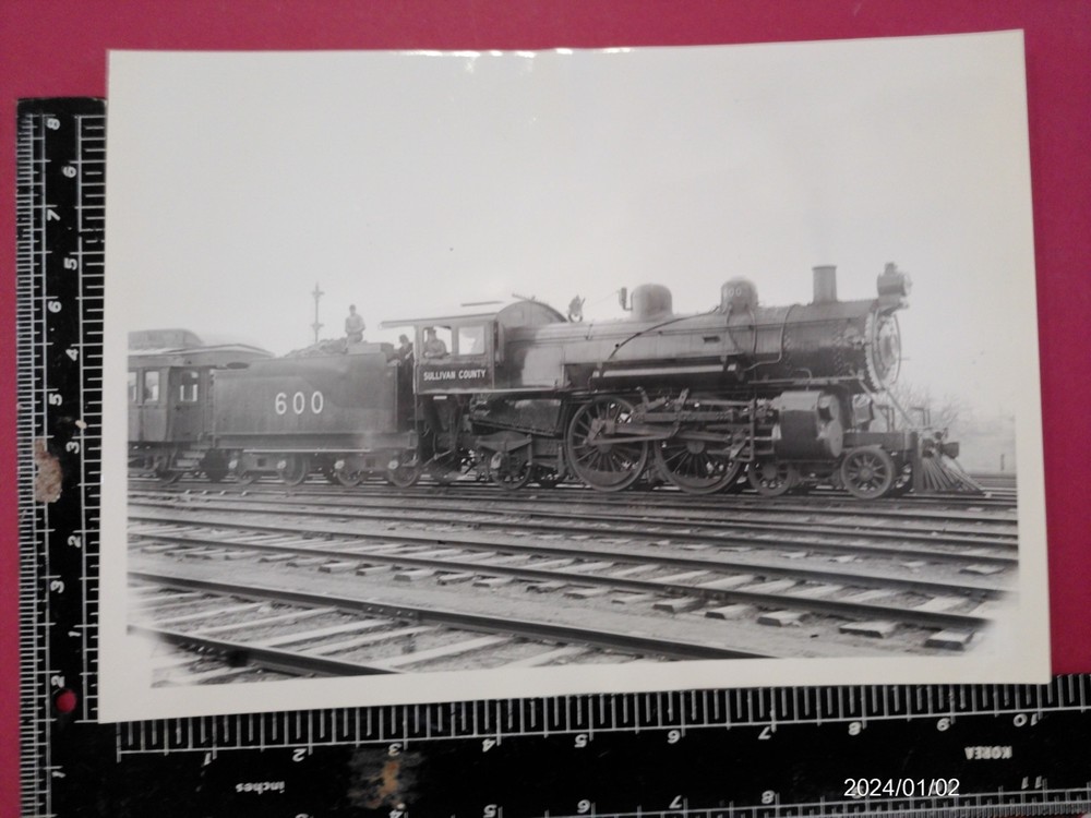 SULIVAN COUNTY RAILROAD 4-4-2 LOCOMOTIVE #600 W/ CREW PHOTO VERMONT Ca 1910