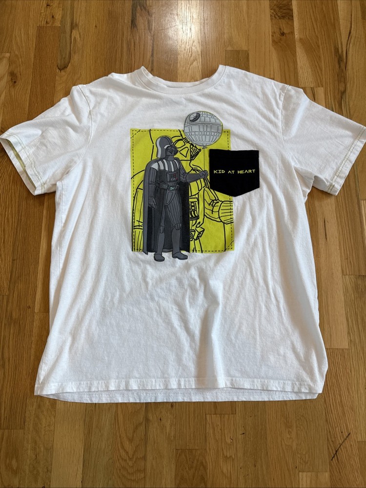New Men's Disney Store Star Wars Darth Vader T-Shirt. White. Size Large