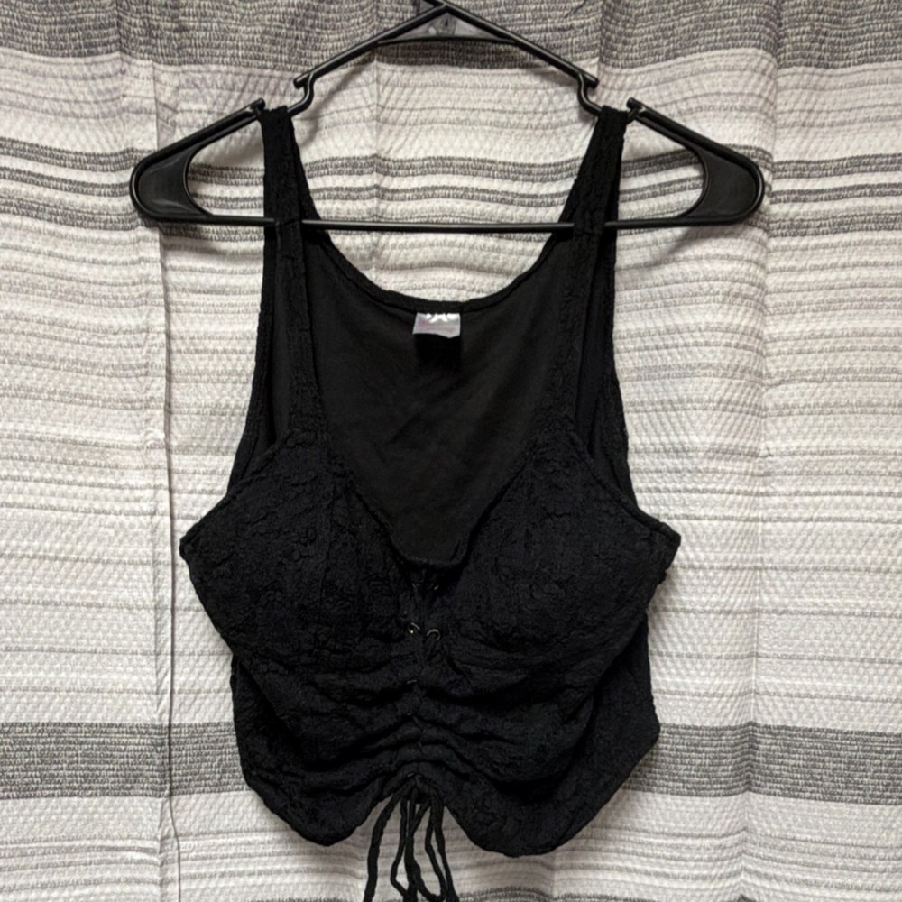 No Boundaries Lace Cropped Tank Top Black Juniors L (11-13)