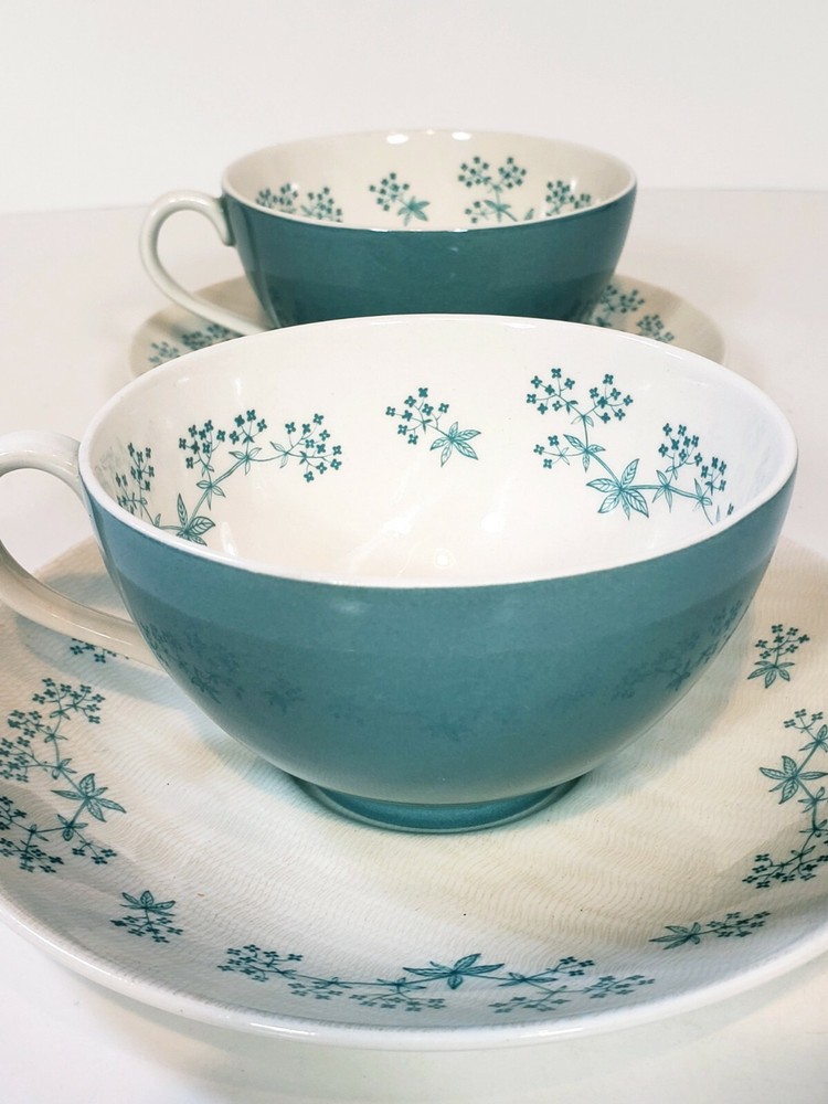 Royal Doulton April Showers Set Of 2 Tea Cups & Saucers D6435