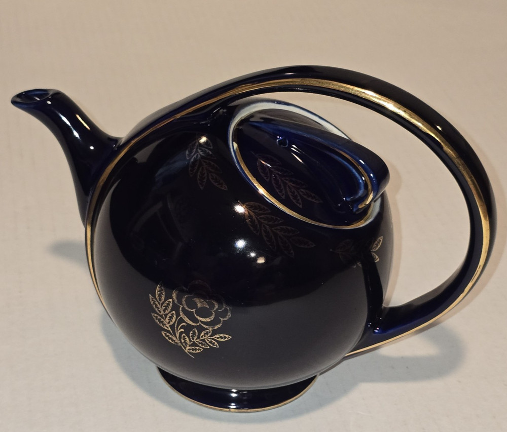Vintage Hall Cobalt Blue Gold Trim Airflow Teapot 6 cup with lid # 00443