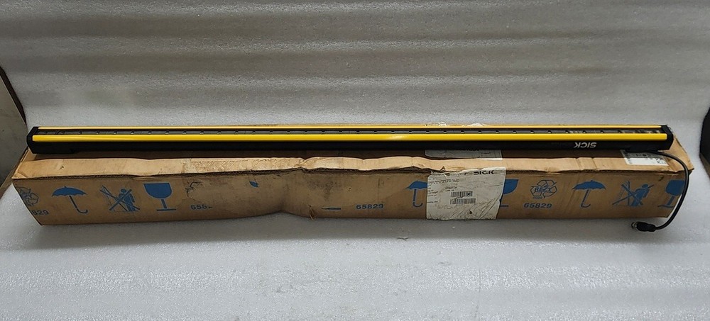 SICK C4C-EA090 30A10000 CORE LIGHT CURTAIN RECEIVER 1211516