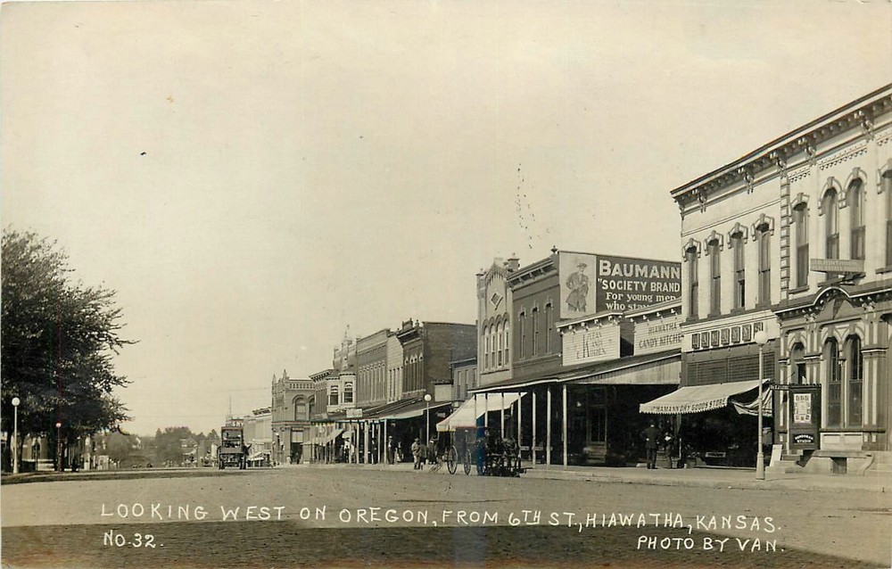 1917 Hiawatha Kansas Street View Oregon 6th Street Van #32 RPPC Postcard 26-1291