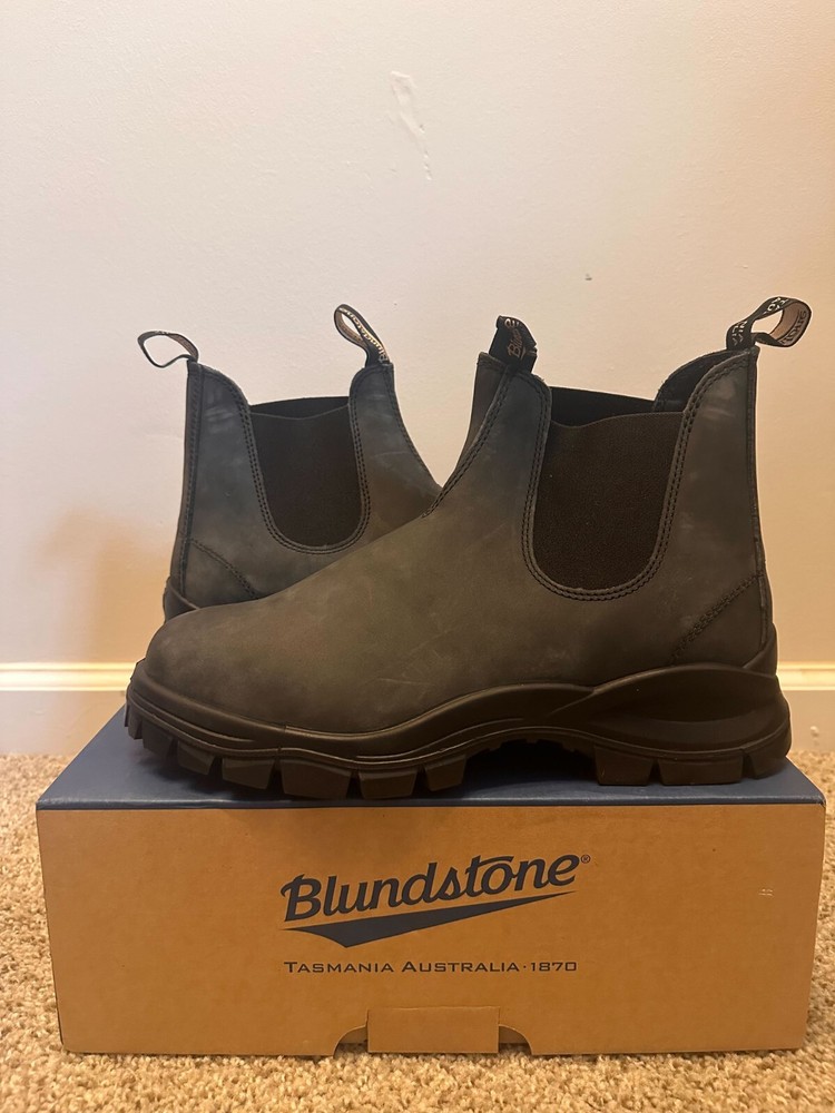 Blundstone 2238 Rustic Black Chelsea Boot with Lug Sole Size 11.5 US