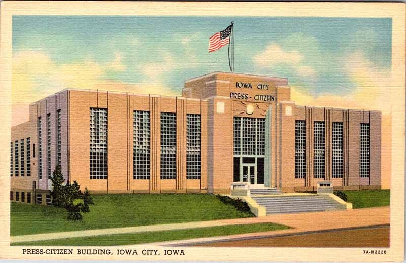 Postcard BUILDING SCENE Iowa City Iowa IA m/09 AN9541