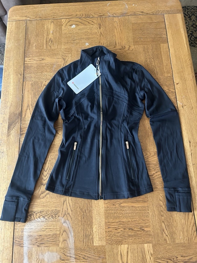 Lululemon Women's Black/Gold  Full Zip Activewear Jacket   Size 2