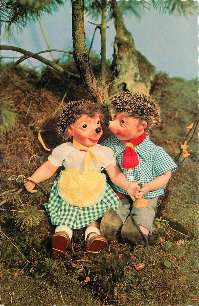 1950s Dressed hedgehogs Romance humor Postcard 26-3738