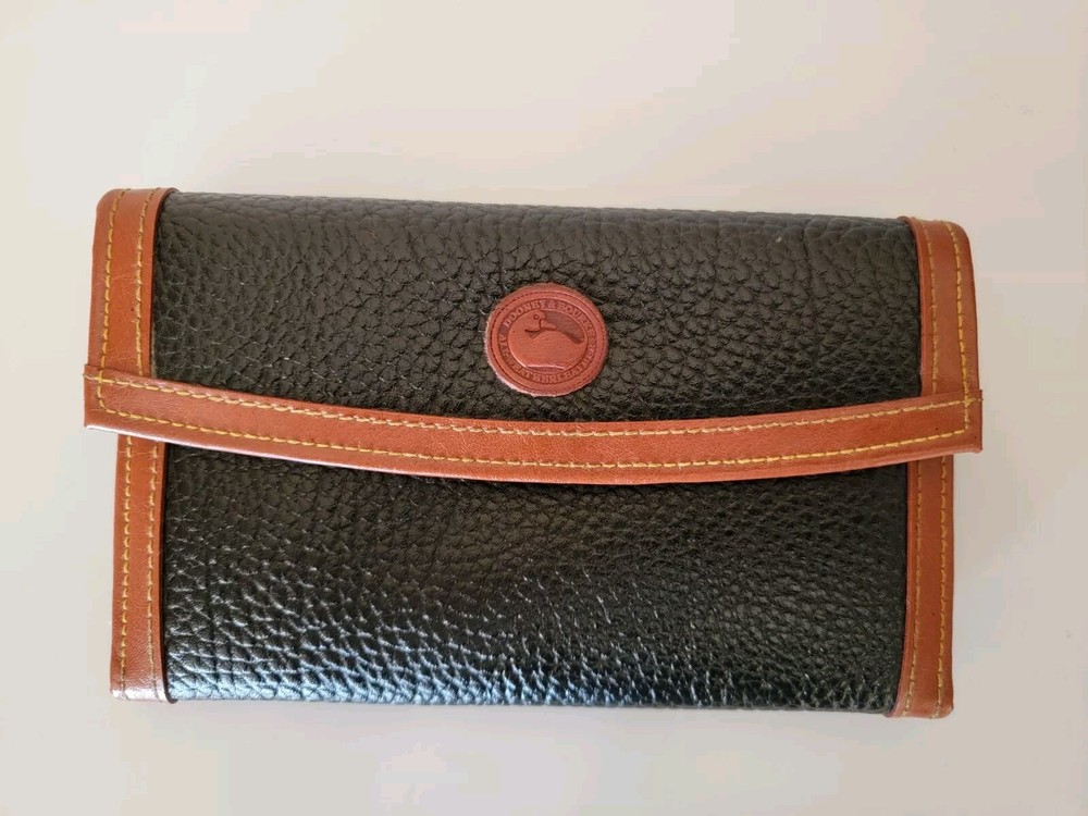 Vtg Dooney & Bourke Black Brown Pebbled All Weather Leather Trifold Wallet