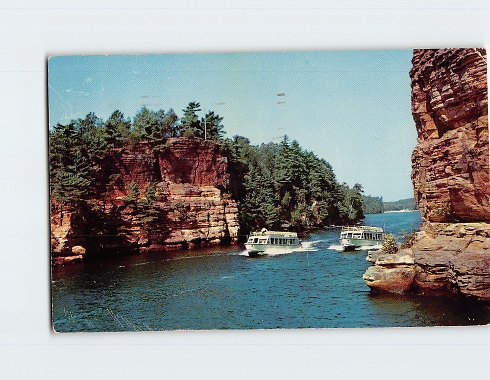 Postcard The Jaws of the Dells Wisconsin USA