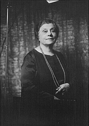 Photo:Fink,Mrs,portrait photographs,women,dress,Arnold Genthe,1925
