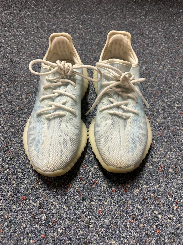 Size 5.5 - adidas Yeezy Boost 350 V2 Mono Ice