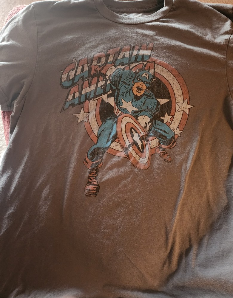 Marvel Captain America T-Shirt Size L