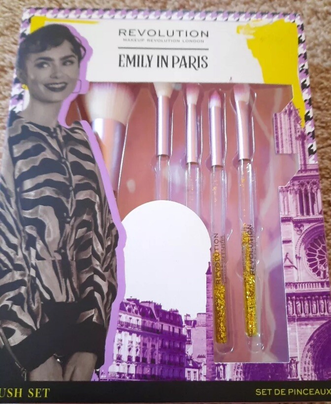 Emily In Paris Tres Chic 5-Pc Gold Glitter Makeup Brush Set By Makeup Revolution