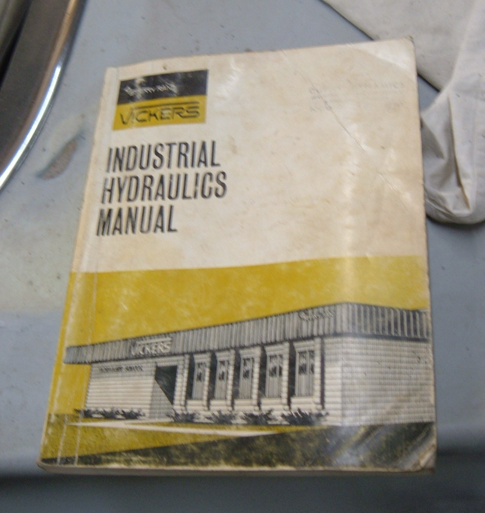 Sperry Rand Vickers Industrial Hydraulics Training Manual 935100-A 1St Ed. 1970