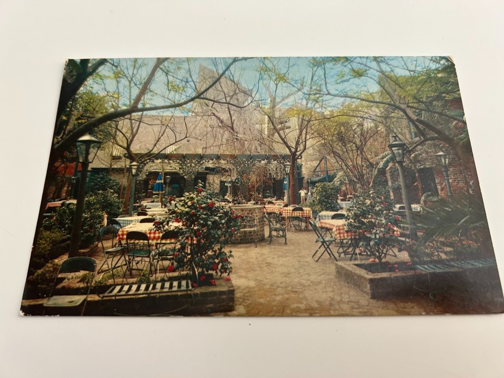 Court Of the Sisters New Orleans Louisiana LA Postcard