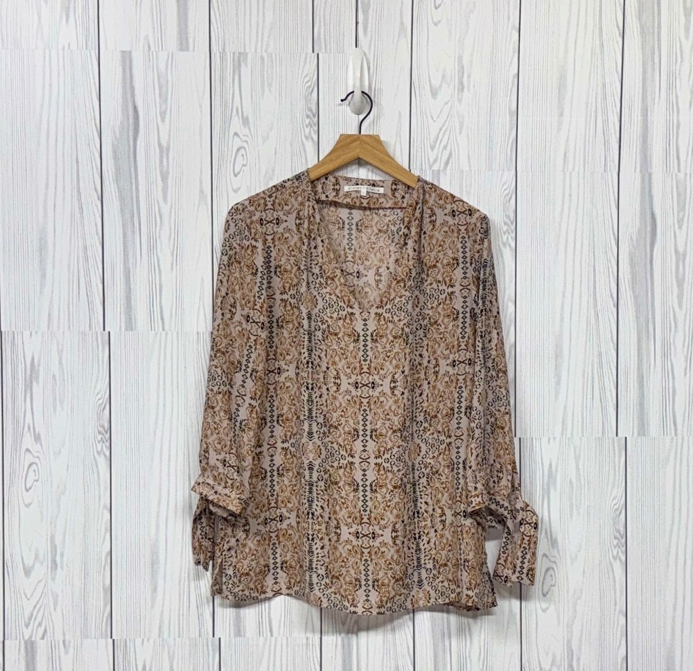 Violet and Claire top womens size large button up long sleeve paisley patterned