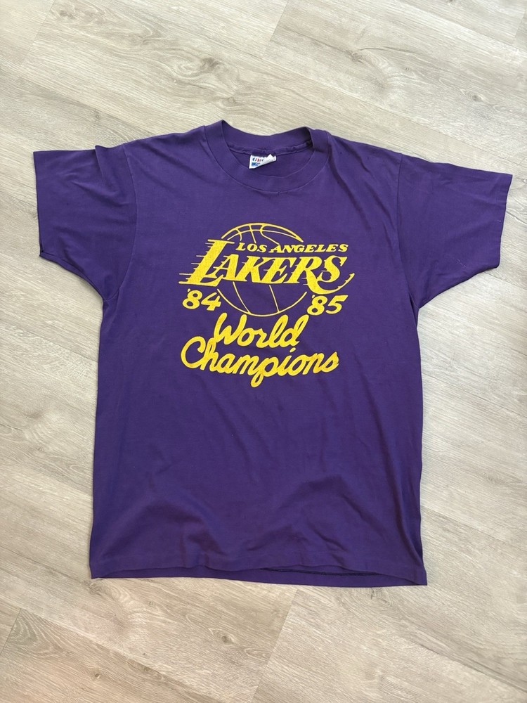 Vintage 1984-85 La lakers World Champions T Shirt Size Large. Fits A Medium